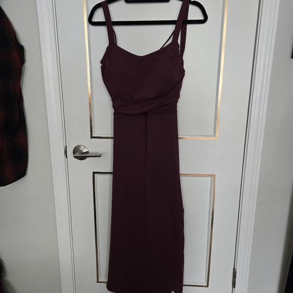 Elegant Burgundy Dress - Picture 1 of 5